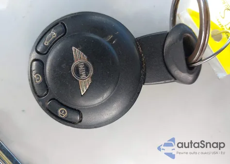 2007 Mini Cooper z USA, uszkodzony, nr VIN WMWMF33527TL67187